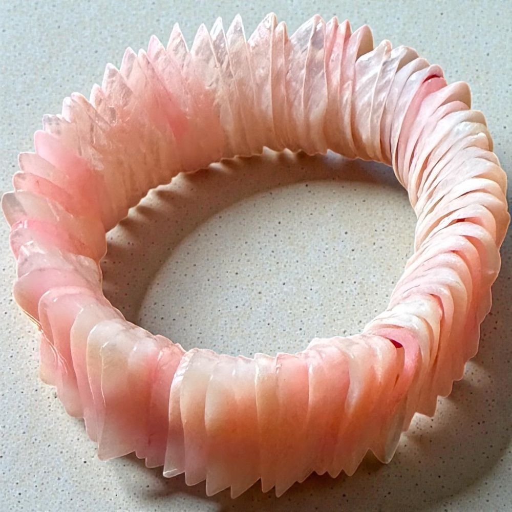 Handmade Elegant Pink Shell Stretch Bracelet